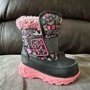 Toddler size 6 winter boots